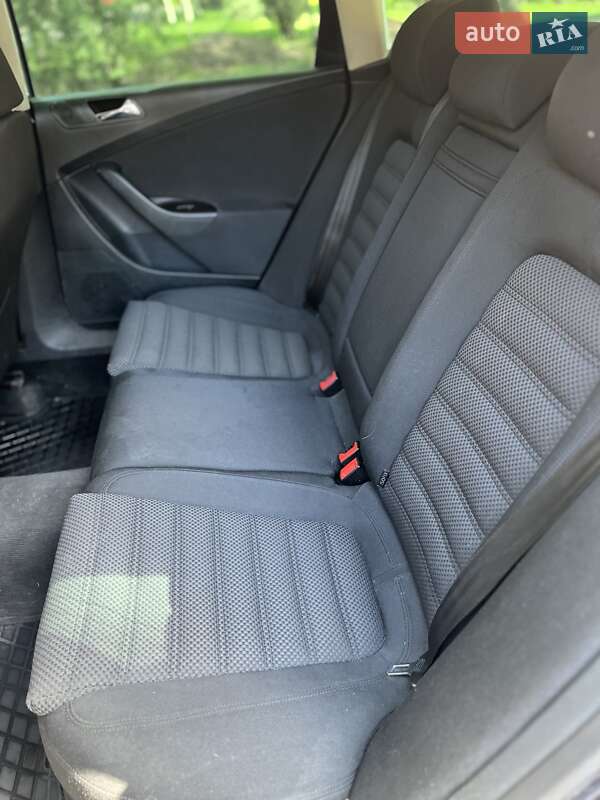 Универсал Volkswagen Passat 2008 в Харькове