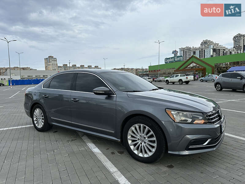 Седан Volkswagen Passat 2016 в Одессе