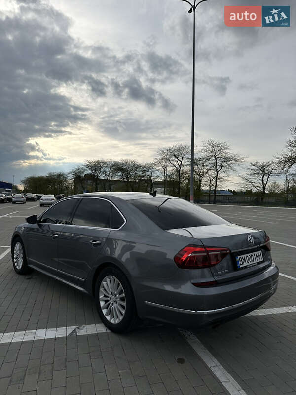 Седан Volkswagen Passat 2016 в Одессе