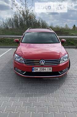 Универсал Volkswagen Passat 2012 в Ровно