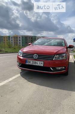 Универсал Volkswagen Passat 2012 в Ровно