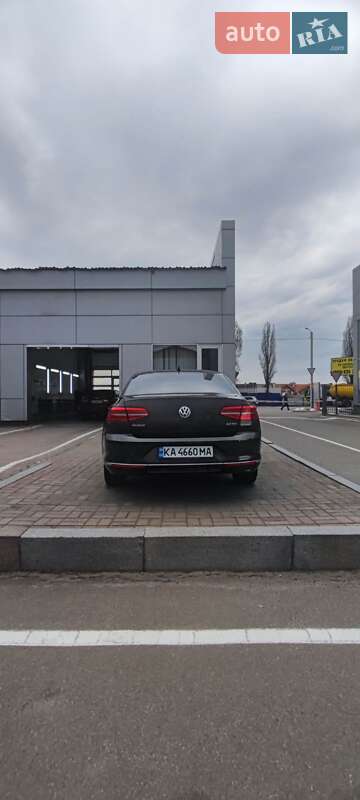 Седан Volkswagen Passat 2017 в Києві