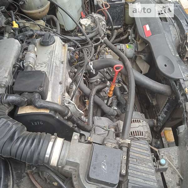 Універсал Volkswagen Passat 1994 в Виноградові