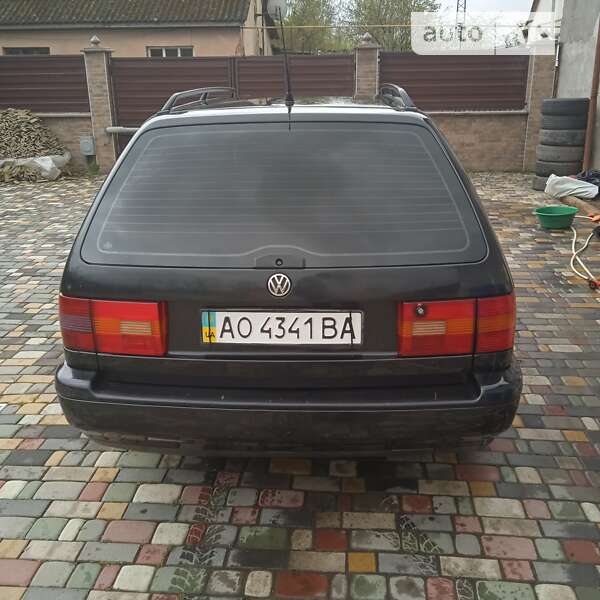 Універсал Volkswagen Passat 1994 в Виноградові