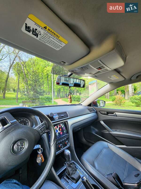 Седан Volkswagen Passat 2013 в Киеве