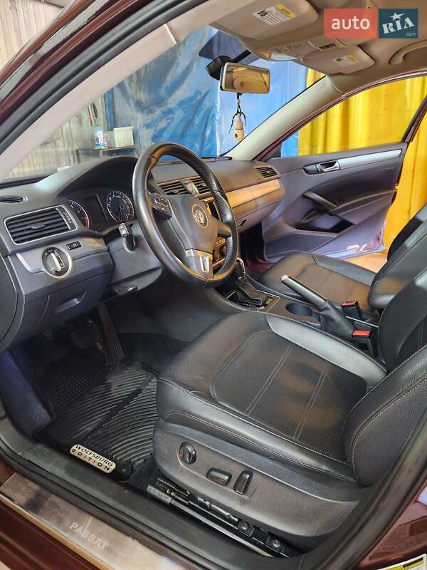 Седан Volkswagen Passat 2013 в Киеве
