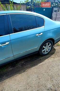 Седан Volkswagen Passat 2005 в 