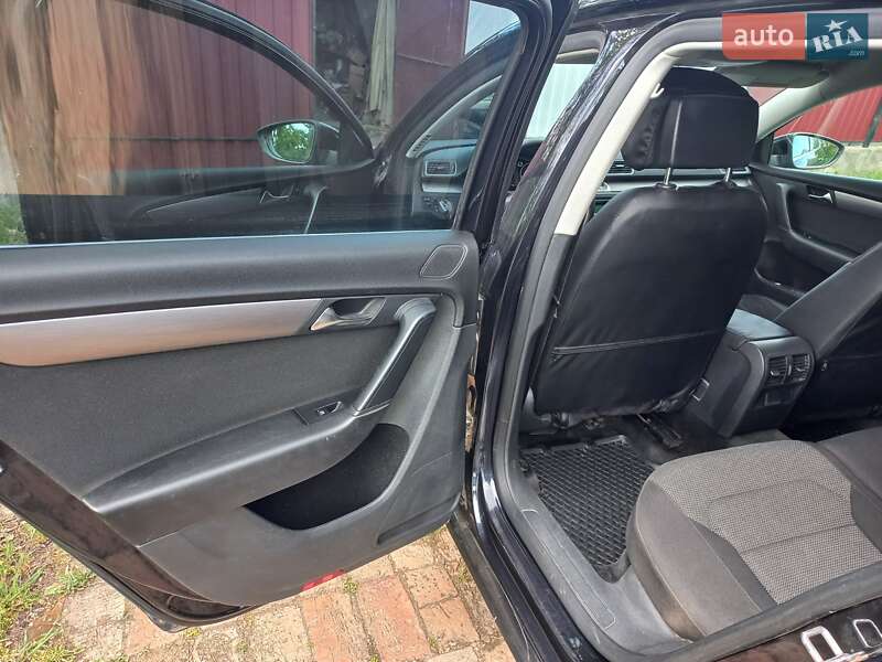 Універсал Volkswagen Passat 2011 в Марганці
