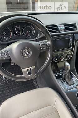 Седан Volkswagen Passat 2015 в Ромнах