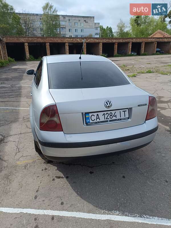 Седан Volkswagen Passat 2004 в Умані