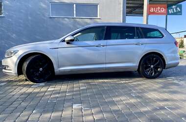 Универсал Volkswagen Passat 2017 в Староконстантинове