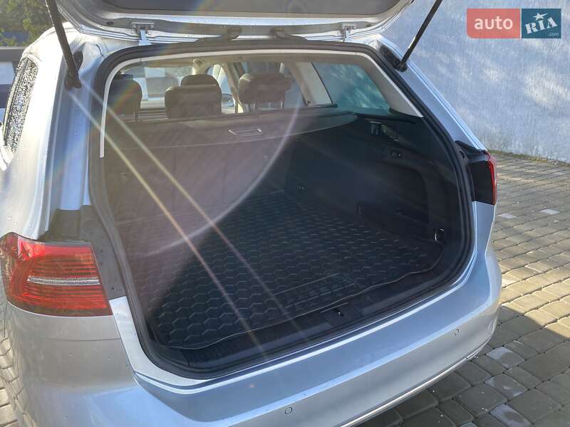 Универсал Volkswagen Passat 2017 в Староконстантинове