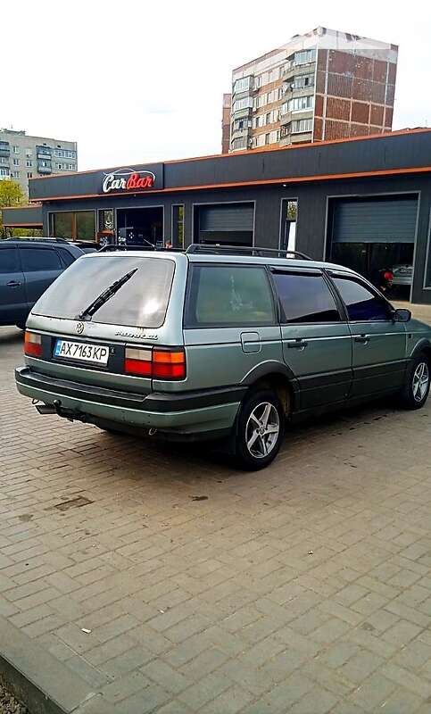 Универсал Volkswagen Passat 1988 в Лозовой