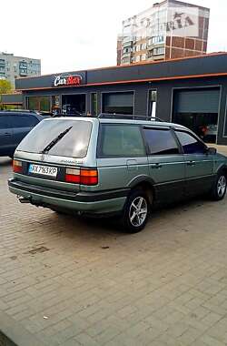 Универсал Volkswagen Passat 1988 в Лозовой