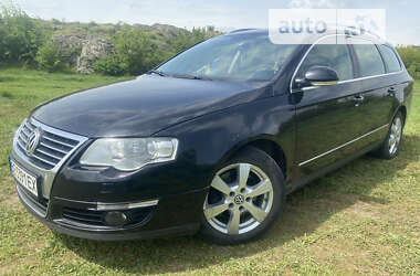 Универсал Volkswagen Passat 2010 в Вознесенске