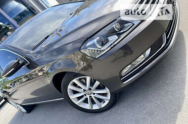 Седан Volkswagen Passat 2012 в Харкові