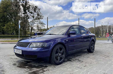 Седан Volkswagen Passat 1998 в Луцьку