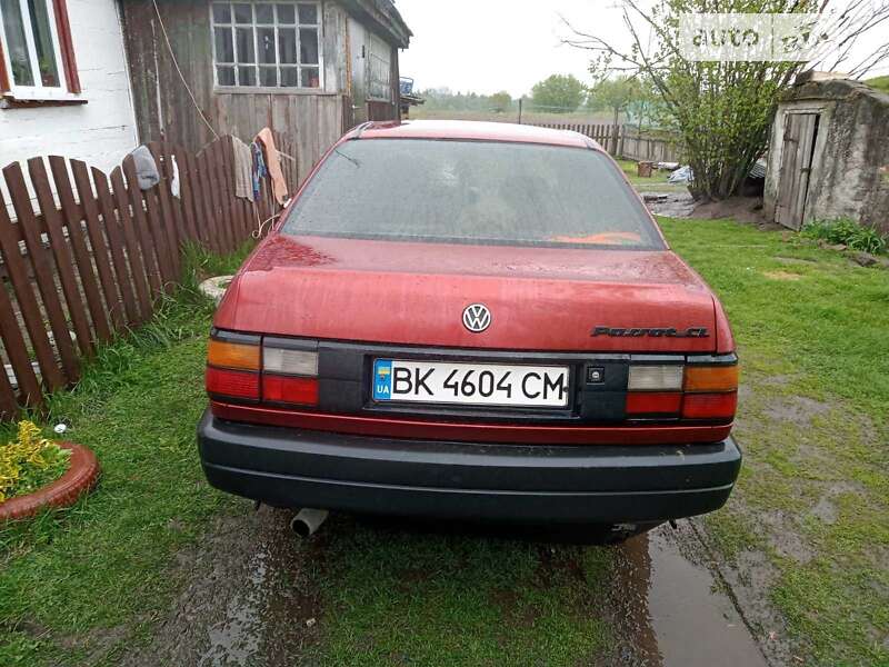 Универсал Volkswagen Passat 1990 в Коростене