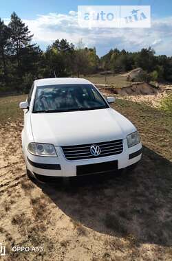 Седан Volkswagen Passat 2002 в Заречном