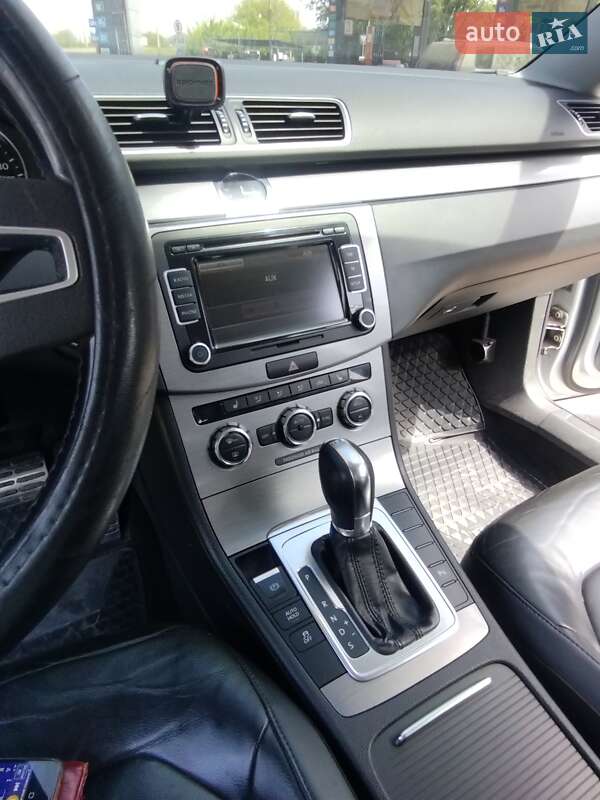 Универсал Volkswagen Passat 2011 в Покровске