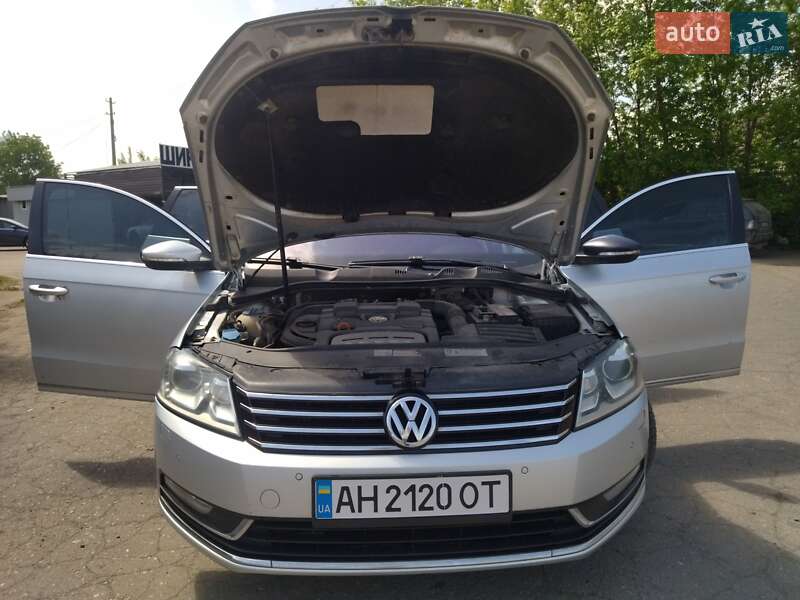 Универсал Volkswagen Passat 2011 в Покровске