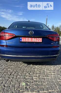 Седан Volkswagen Passat 2016 в Дніпрі