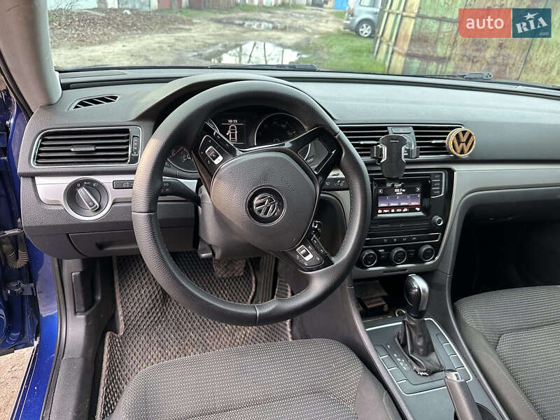 Седан Volkswagen Passat 2016 в Житомире