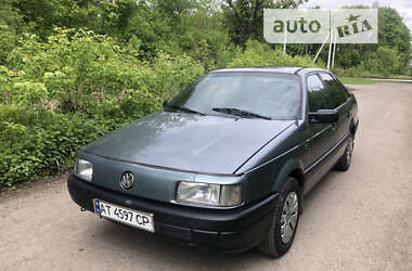Седан Volkswagen Passat 1988 в Коломые