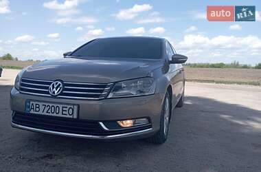 Седан Volkswagen Passat 2011 в Калиновке