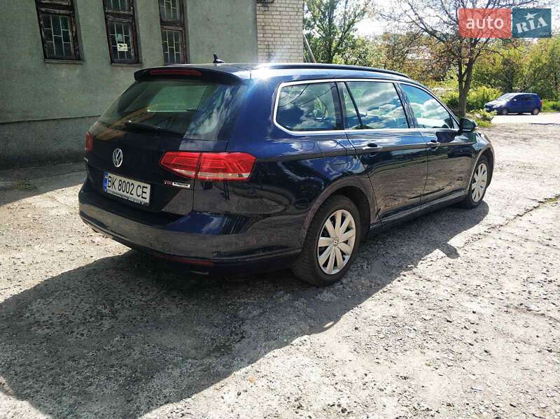 Универсал Volkswagen Passat 2015 в Ровно