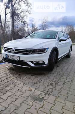 Універсал Volkswagen Passat 2019 в Володимир-Волинському