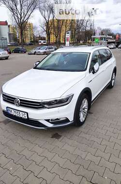 Универсал Volkswagen Passat 2019 в Владимир-Волынском