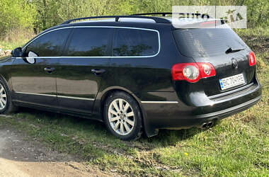 Универсал Volkswagen Passat 2010 в Золочеве