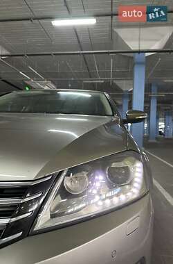 Седан Volkswagen Passat 2012 в Киеве