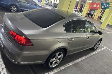 Седан Volkswagen Passat 2012 в Киеве