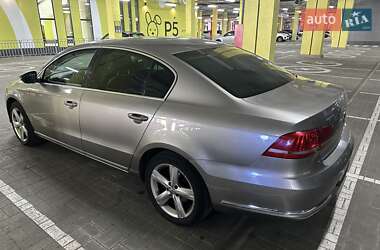 Седан Volkswagen Passat 2012 в Киеве