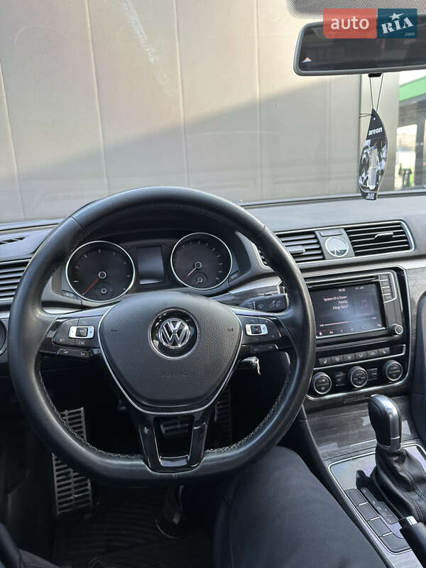 Седан Volkswagen Passat 2016 в Кременчуге