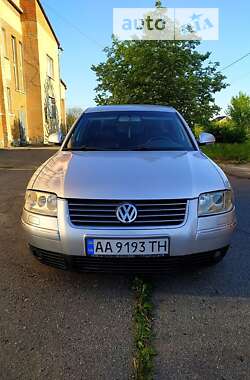 Седан Volkswagen Passat 2004 в Гадячі