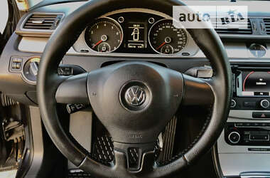 Универсал Volkswagen Passat 2011 в Вознесенске