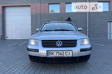Универсал Volkswagen Passat 2001 в Костополе