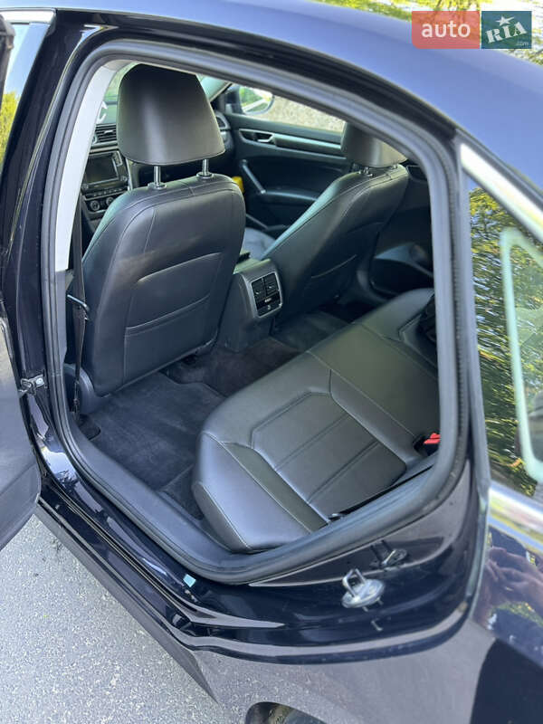 Седан Volkswagen Passat 2017 в Івано-Франківську