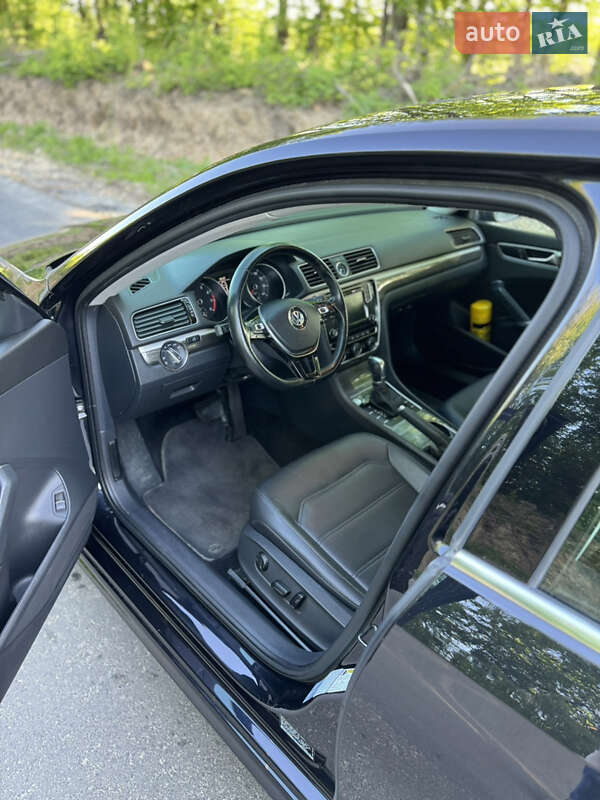 Седан Volkswagen Passat 2017 в Івано-Франківську