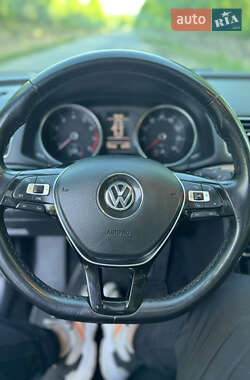 Седан Volkswagen Passat 2017 в Ивано-Франковске