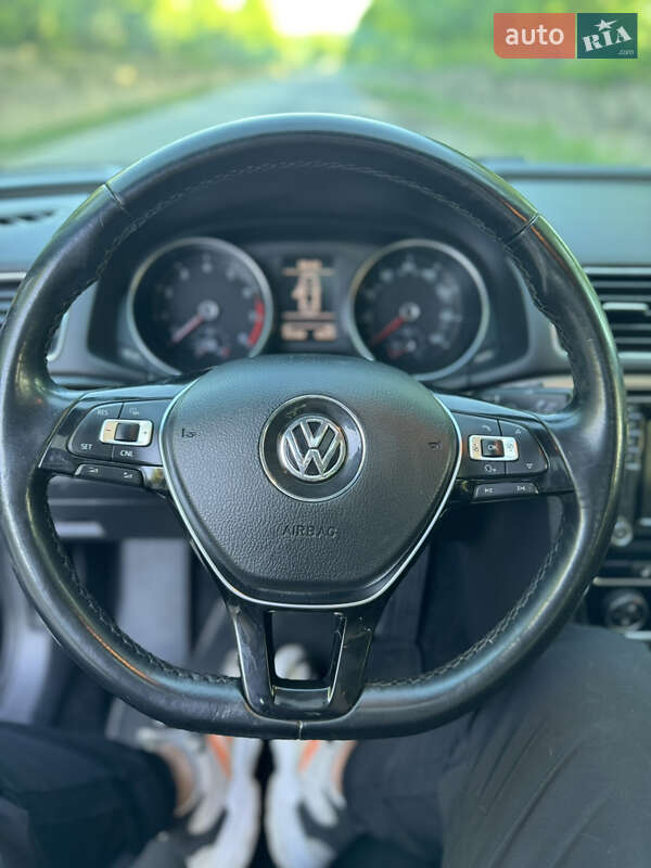 Седан Volkswagen Passat 2017 в Івано-Франківську