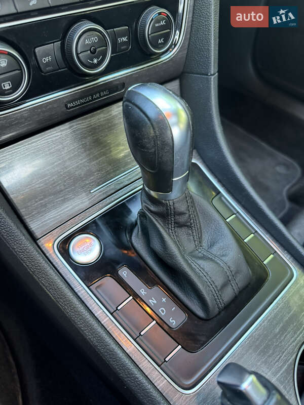 Седан Volkswagen Passat 2017 в Івано-Франківську