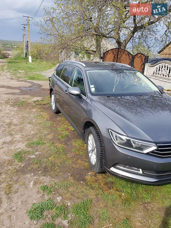 Универсал Volkswagen Passat 2015 в Александрие