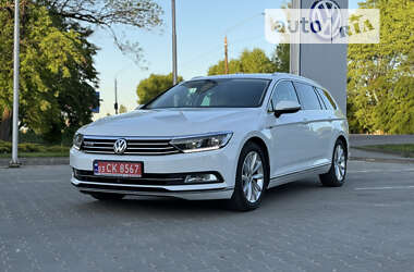 Універсал Volkswagen Passat 2016 в Житомирі