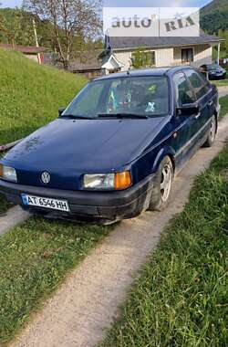 Седан Volkswagen Passat 1991 в Надворной