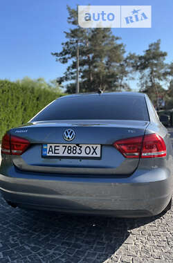 Седан Volkswagen Passat 2013 в Днепре