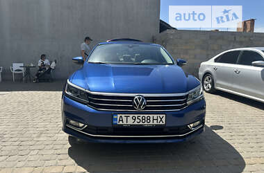 Седан Volkswagen Passat 2016 в Ивано-Франковске